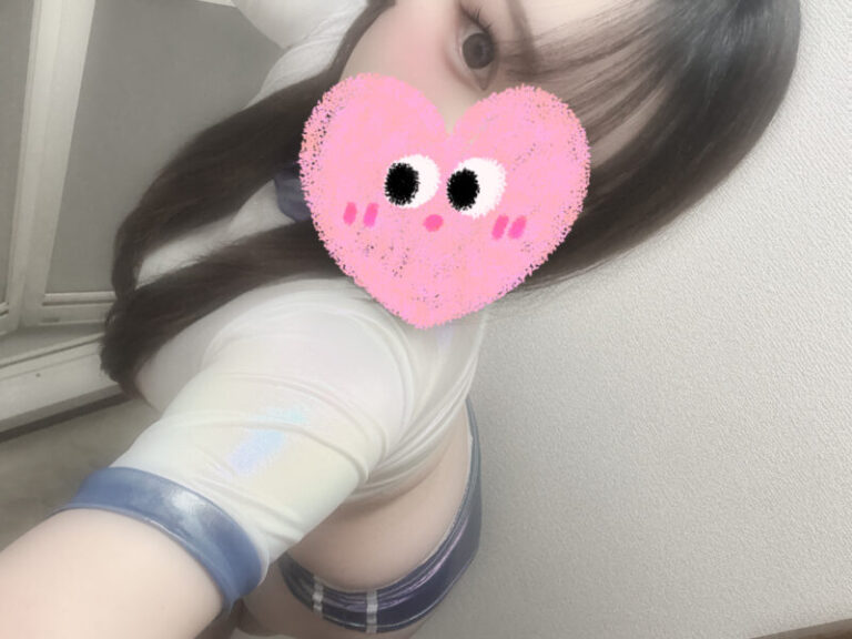 出勤中ᥫᩣ ̖́-